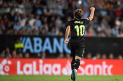 足球直播在线直播观看免费-哥伦比亚力克曼联，莫德里奇高光表现的简单介绍