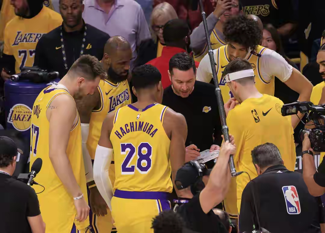 NBA球队出售篮球明星球员，引发球迷热议