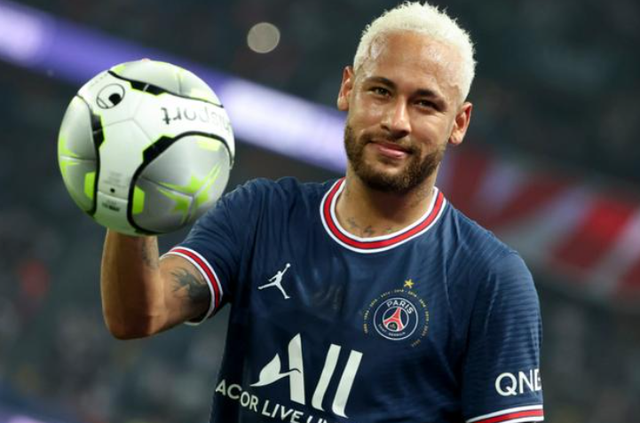 关于尤文轻取罗马，内马尔绝境逆转的信息